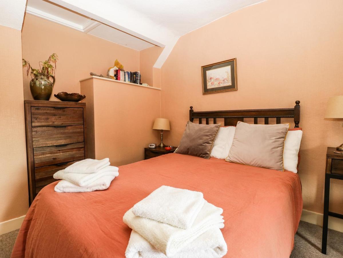 לאדלו Cariad Cottage מראה חיצוני תמונה