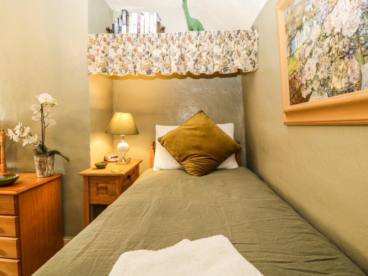 לאדלו Cariad Cottage מראה חיצוני תמונה